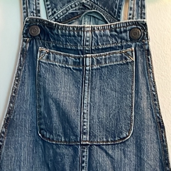 👧🏻Girls GAP Denim Overalls Dress - Picture 3 of 10
